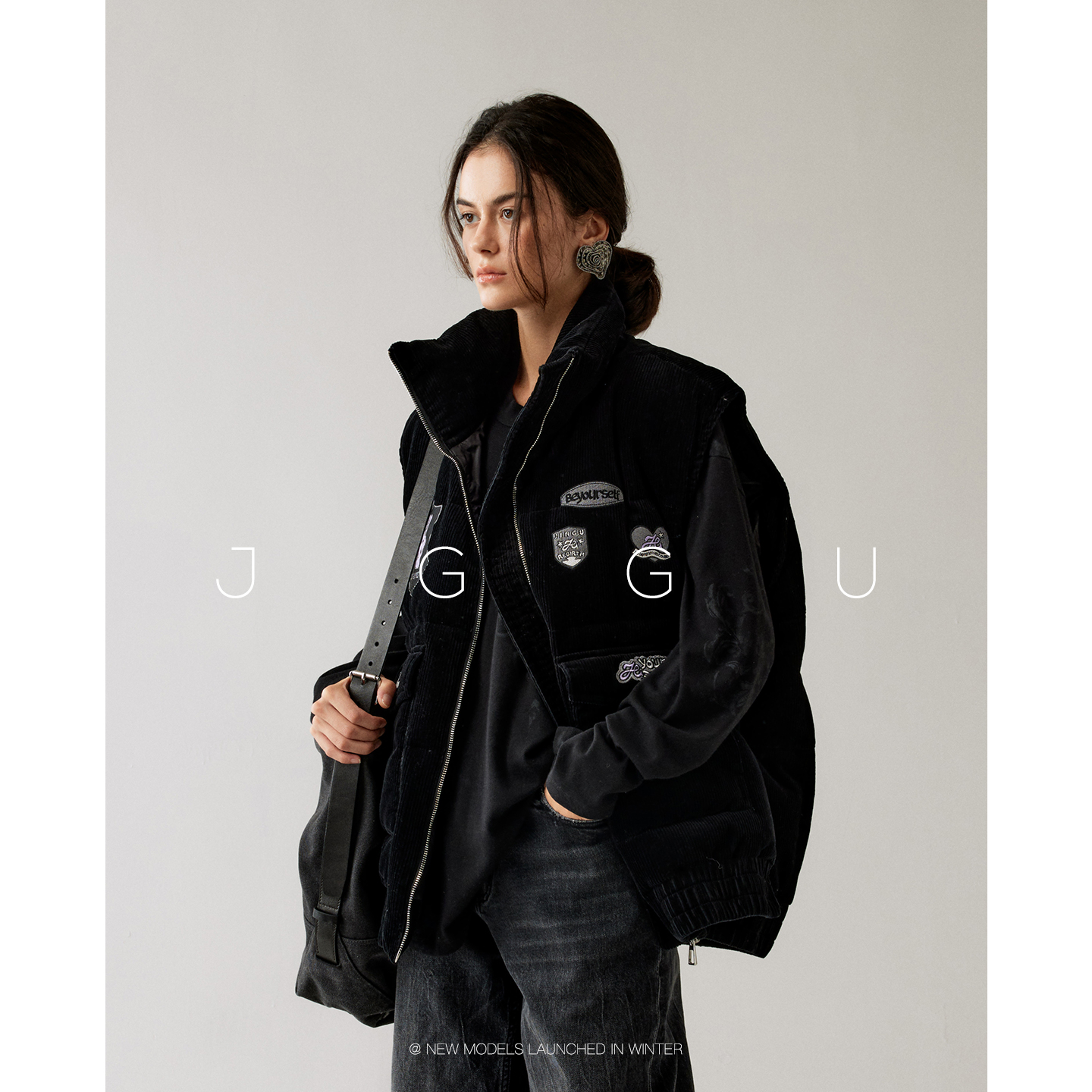 晶咕黑标JGGU【旧街召唤】全棉复古灯芯绒面料刺绣羽绒马甲女秋冬