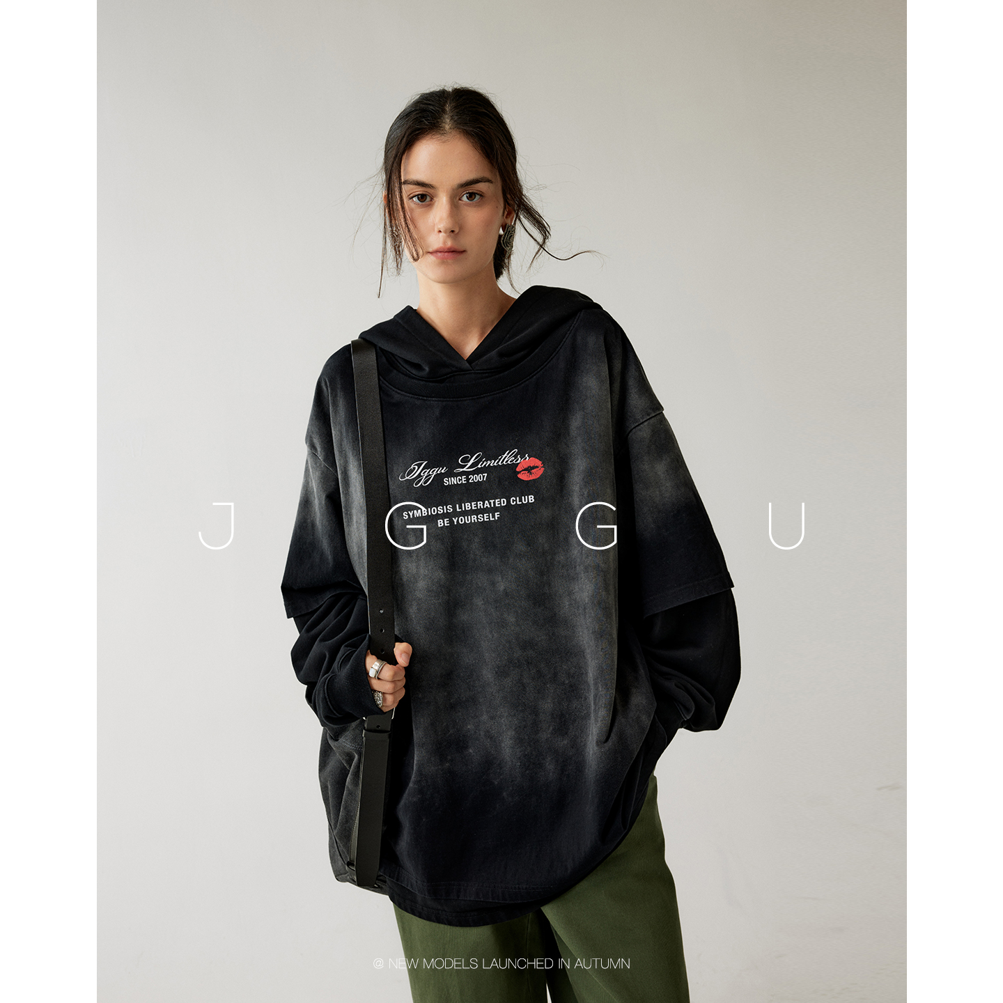 晶咕黑标JGGU【芝加哥】美式复古刺绣水洗假两件连帽卫衣女秋大码