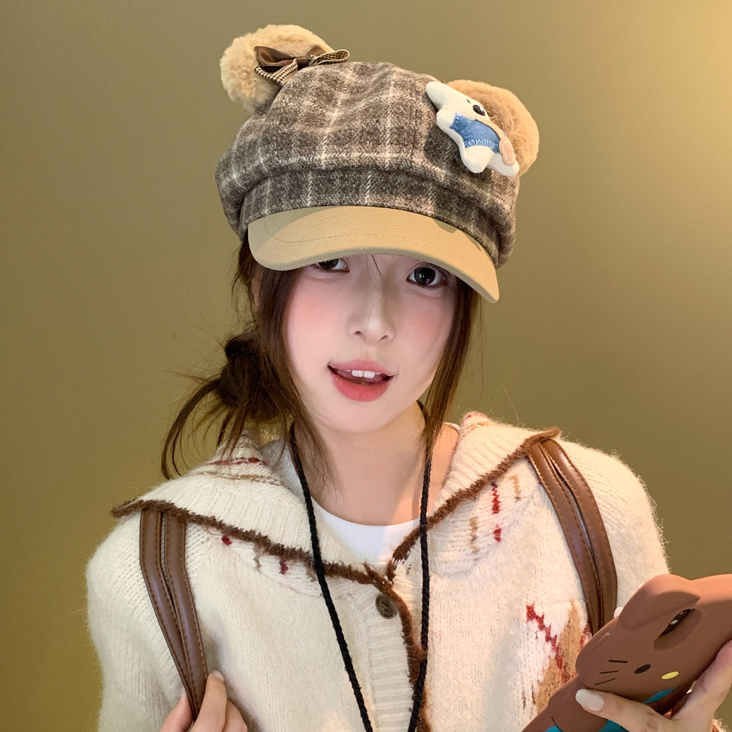 格纹棕色小熊立耳毛绒贝雷帽女秋冬复古百搭可爱显脸小保暖画家帽