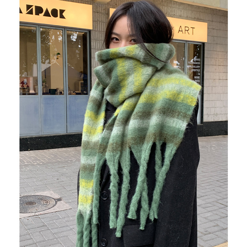 围巾女冬季2025新款绿色加厚加长保暖防寒围脖学生百搭韩系披肩潮