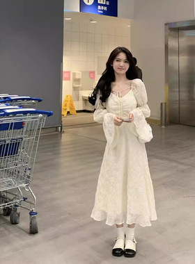赫本风法式长裙春装2025新款设计感很仙的收腰显瘦长袖连衣裙子女