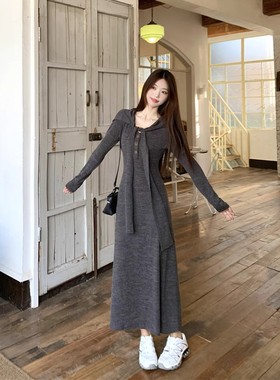韩系灰色披肩v领长袖连衣裙女春秋冬季新款包臀裙修身收腰长裙子