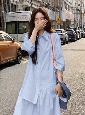 蓝色设计感连衣裙春夏女2025新款轻熟风宽松休闲简约中长款衬衫裙