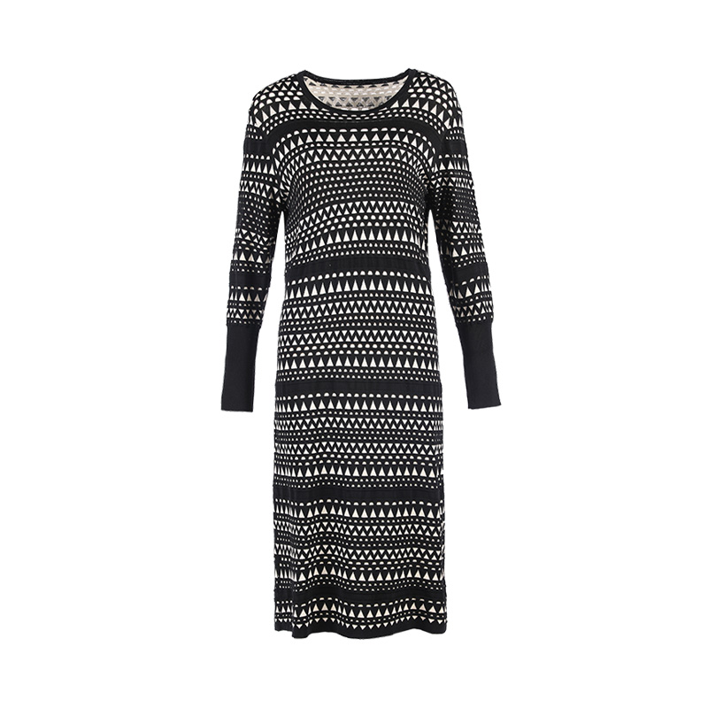 黑米色钩花毛衫连衣裙LL15333A