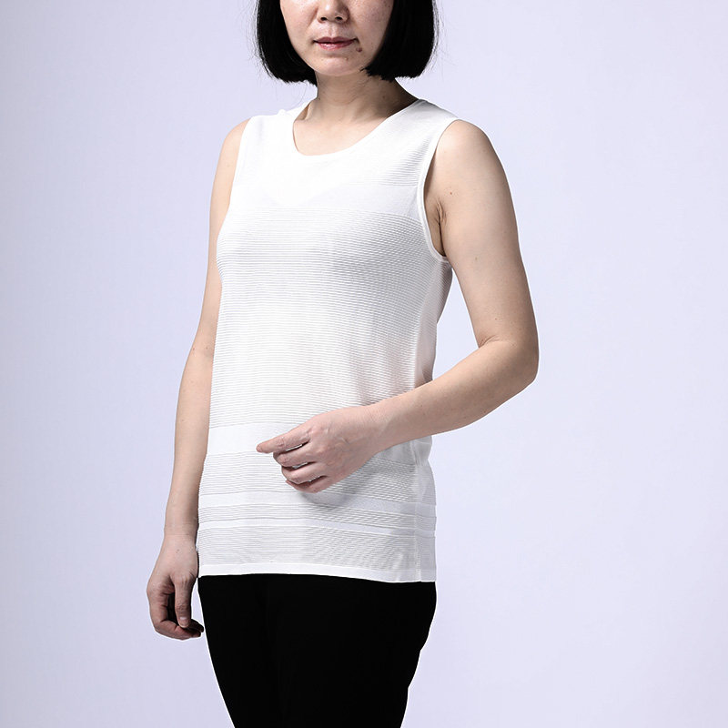 LN系列轻奢女士休闲白色圆领针织背心夏季通勤透气上衣NB17201A