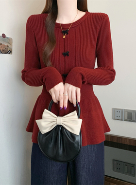 红色大码蝴蝶结纽扣荷叶下摆收腰毛衣女胖MM设计感显瘦收腰打底衫