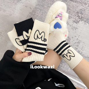 秋冬加厚保暖粗线条纹长筒堆堆袜棉搭鲨鱼裤 外穿字母M笑脸中筒袜