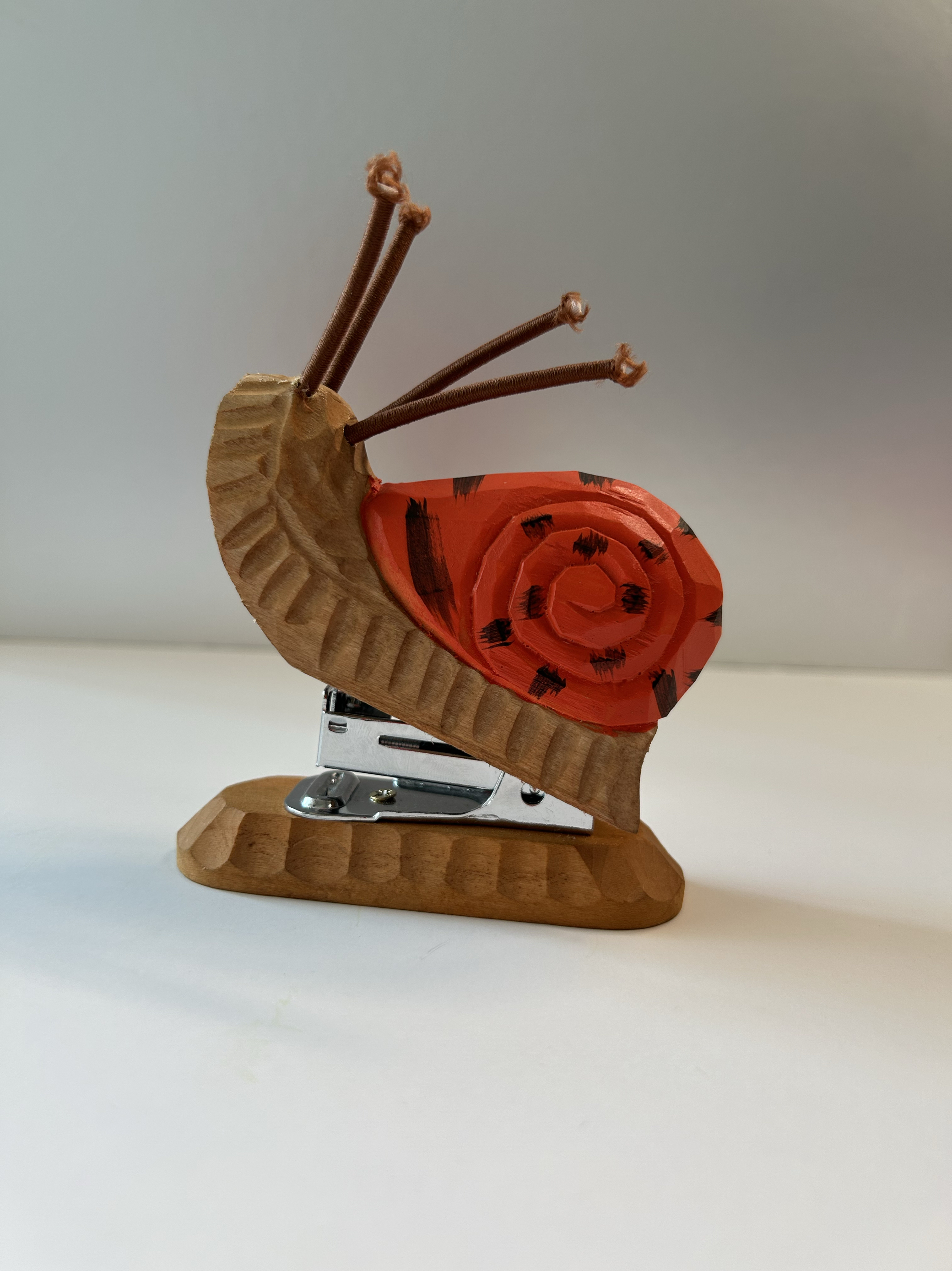 专利手工蜗牛文具订书器小学生木质卡通订书机仙女文具异形订书机