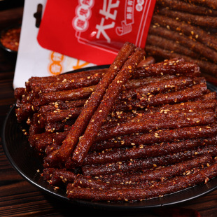 思乡山大长筋辣条湖南特产香辣爆辣辣棒儿时怀旧小吃面筋网红零食