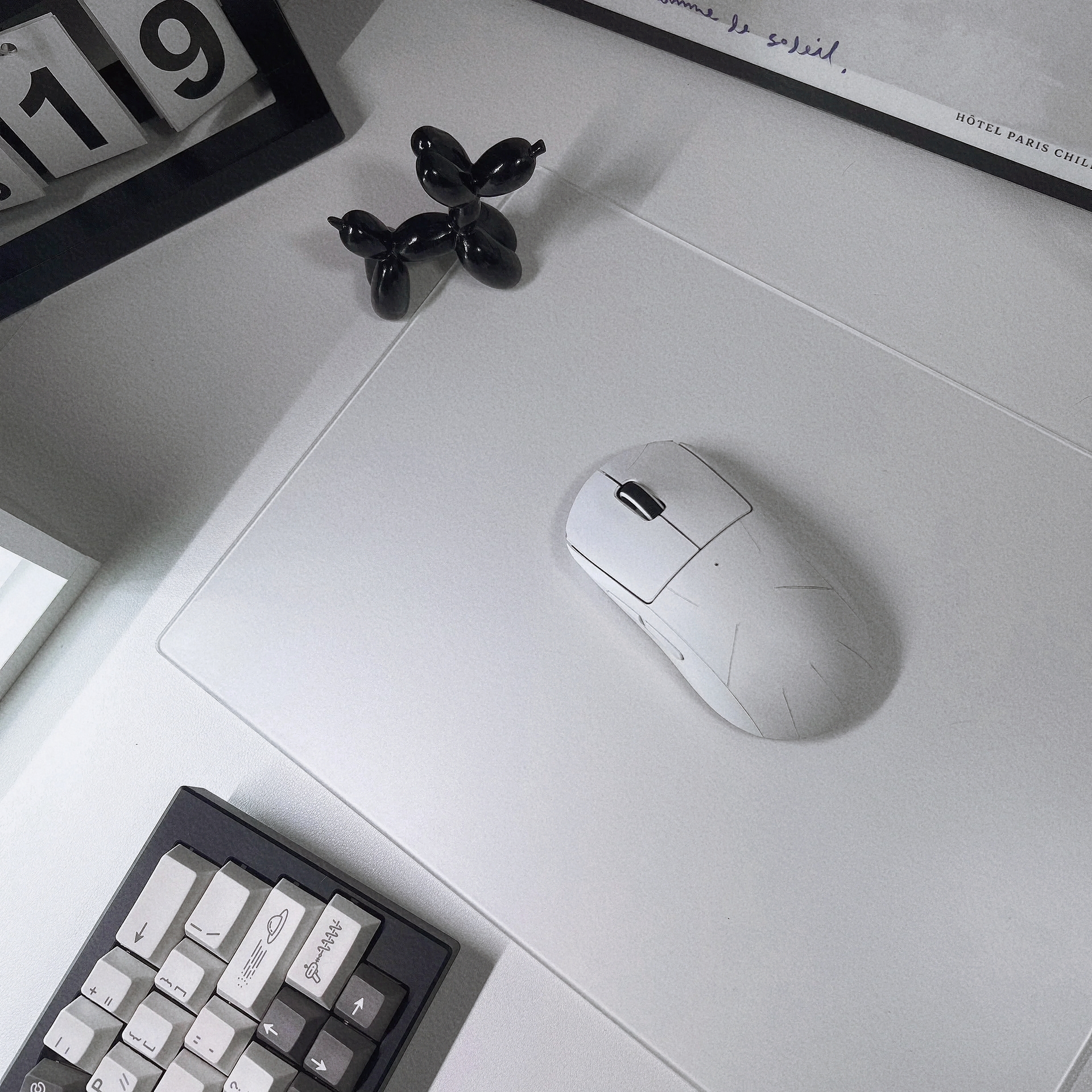 FTTOT钢化玻璃鼠标垫光伏玻璃办公室桌垫fps高端电竞游戏垫超大号