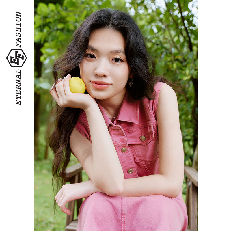 EF夏季新款粉色多巴胺牛仔马甲翻领无袖开衫外套短款复古女