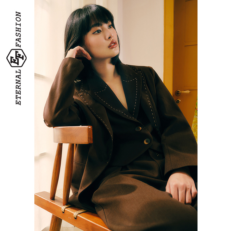 新款简约百搭撞色翻领外套女