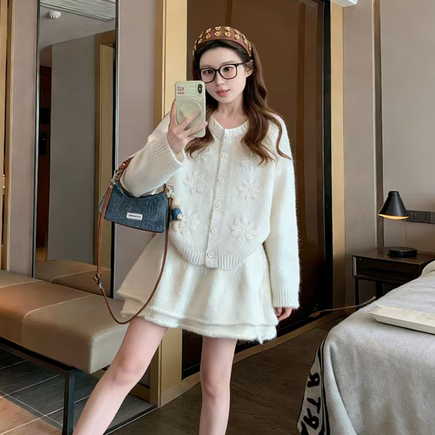 重工花朵高级感气质毛衣套装女秋冬新款松弛感穿搭针织短裙两件套,女装/女士精品,时尚套装,淘宝优惠券,粉丝福利购,淘宝优惠卷