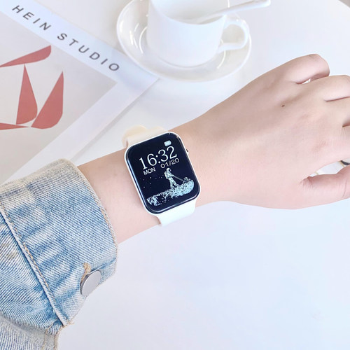 【多款壁纸+5组震动闹钟】