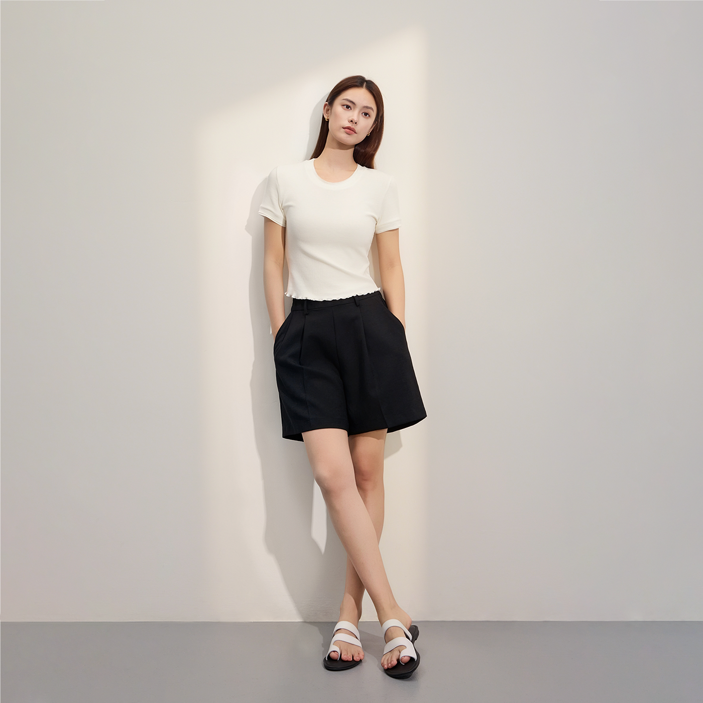 醋酸仿麻肌理西装短裤 高腰压褶 亲肤透气 通勤简约 百搭显比例