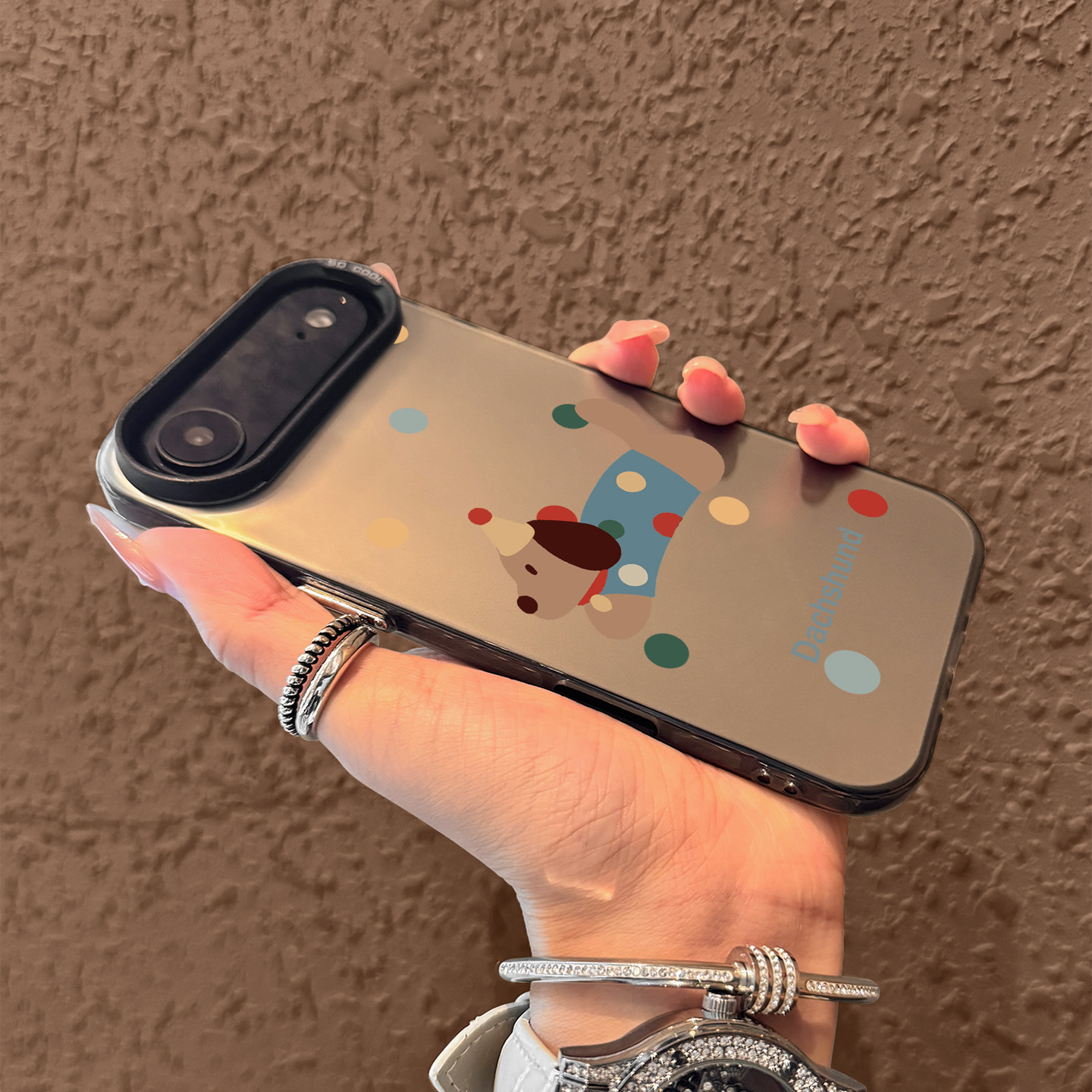 适用苹果17air波点可爱腊肠狗