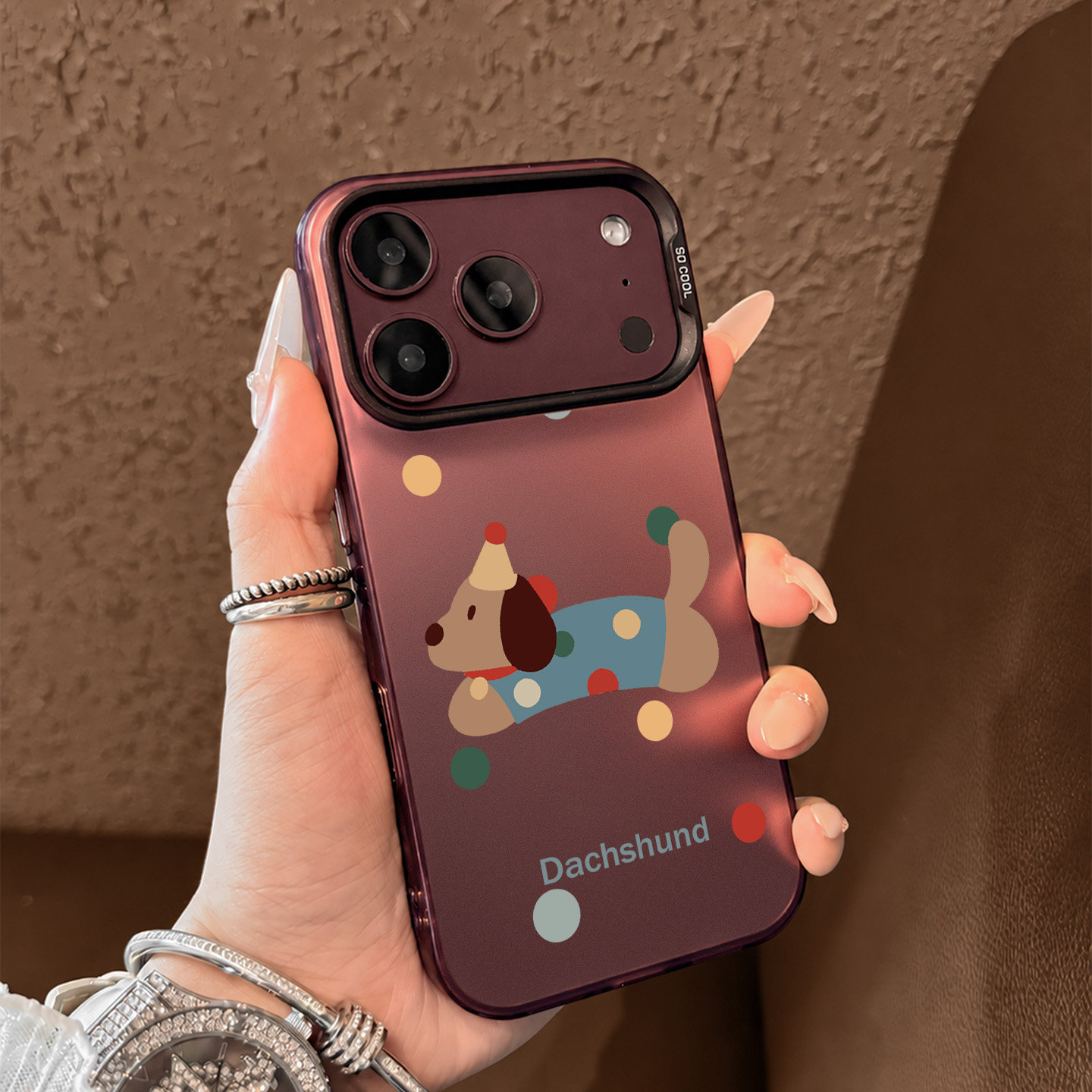 适用苹果18pormax手机壳新款iPhone18pro高级感全包防摔17pro可爱波点腊肠狗16pro硅胶15红色14个性女款超火