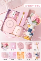 Розовая открытка, ароматизированный чай, букет, утка