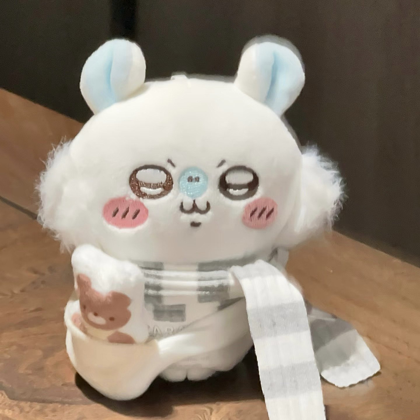 日本chiikawa飞鼠围巾小熊娃衣玩偶吉伊卡哇莫莫咖桃心生日挂件