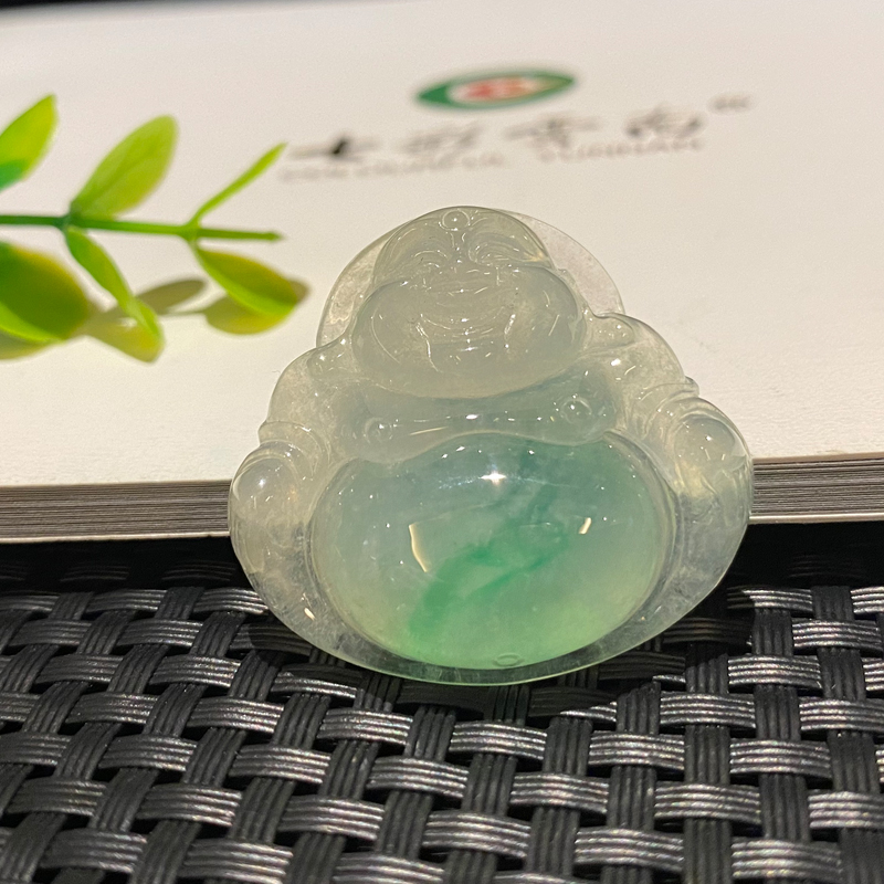 七彩云南天然翡翠冰种佛公