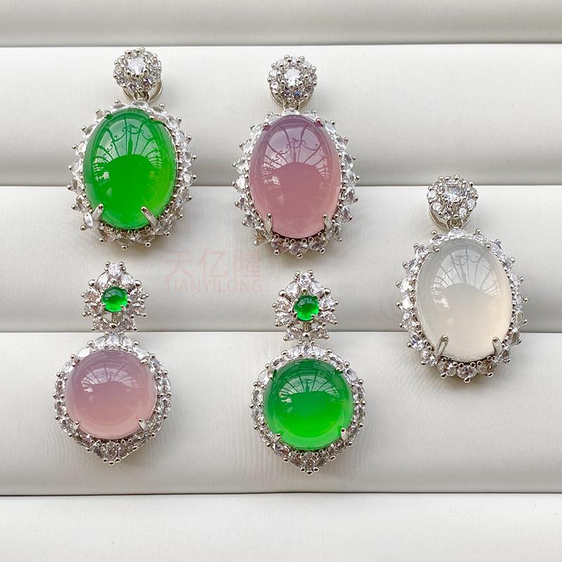 天然冰种玉髓吊坠女网红爆款翡翠色白玉镶嵌宝石绿玛瑙项炼子挂件