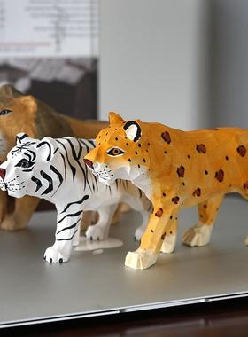 老虎狮子手工木雕小摆件花豹白虎动物公仔木质雕刻卡通书桌装饰品