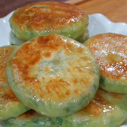 懒人简餐韭菜鸡蛋外酥里嫩馅饼