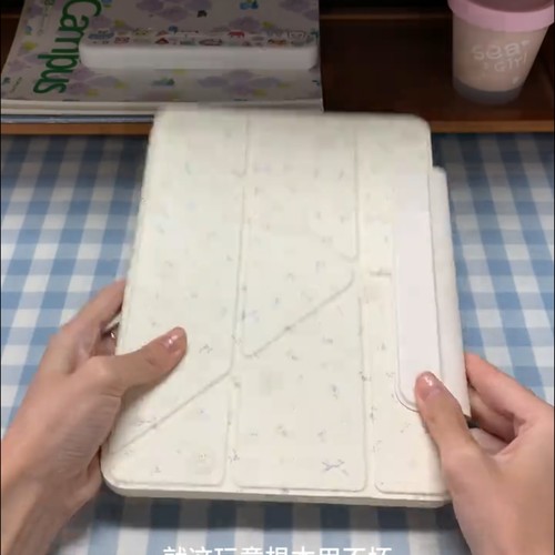 甜甜玫兔~温柔奶油色系碎花兔ipad肤感三折磁吸保护壳带搭扣air65/4平板套pro11寸2024/13英寸