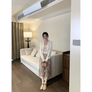 羊毛镂空开衫 黄亮Elovey 梦幻芭蕾女孩 ＋不规则半裙