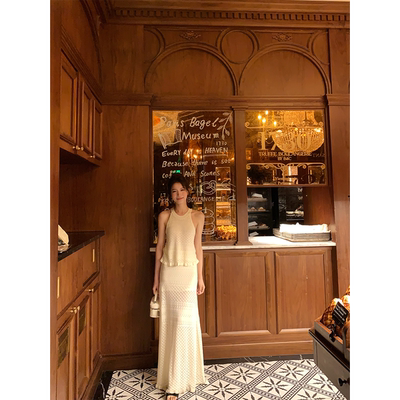 黄亮Elovey 自制不撞款缪斯女神针织套装背心上衣+长款半身裙D03