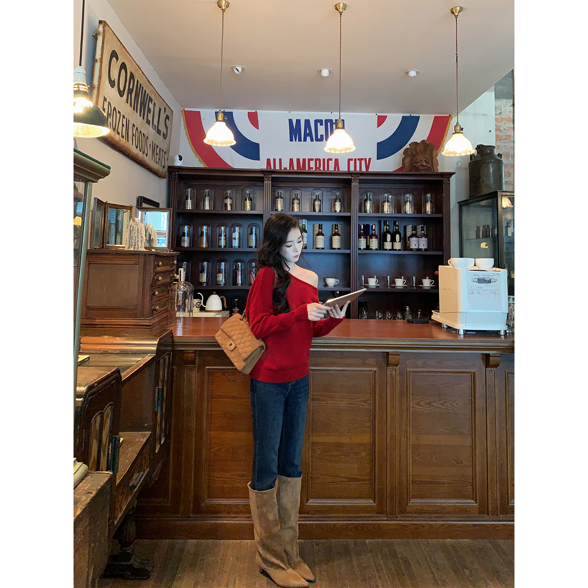 黄亮Elovey 圣诞新年红斜肩针织上衣女设计感气质显瘦打底B02-3