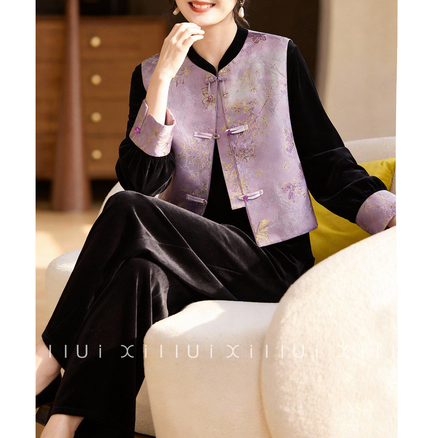 喜卉新中式妈妈春装盘扣马甲套装洋气中老年女装国风刺绣上衣裤子