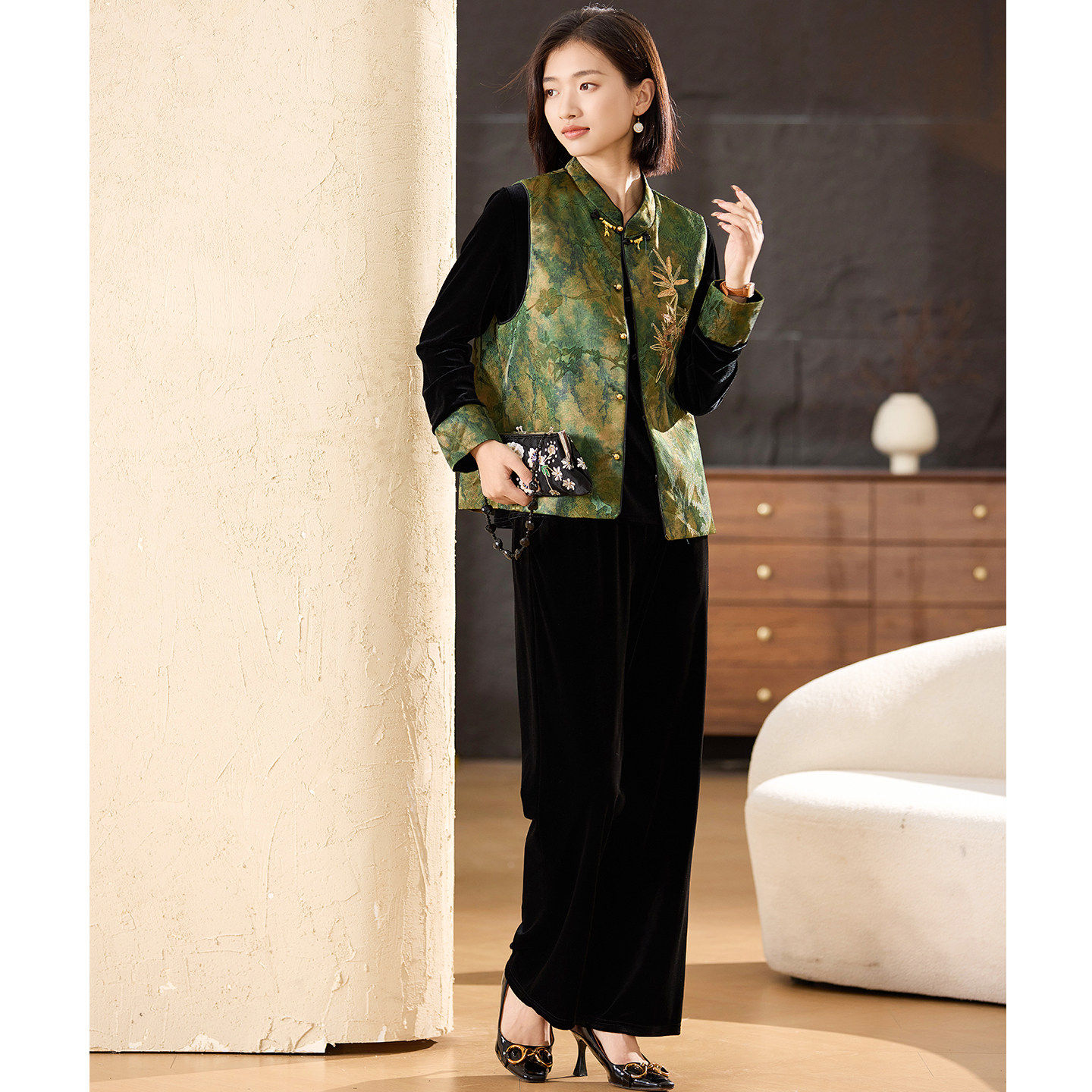 喜卉新中式妈妈春装国风金丝绒三件套2026新款中老年女装上衣套装