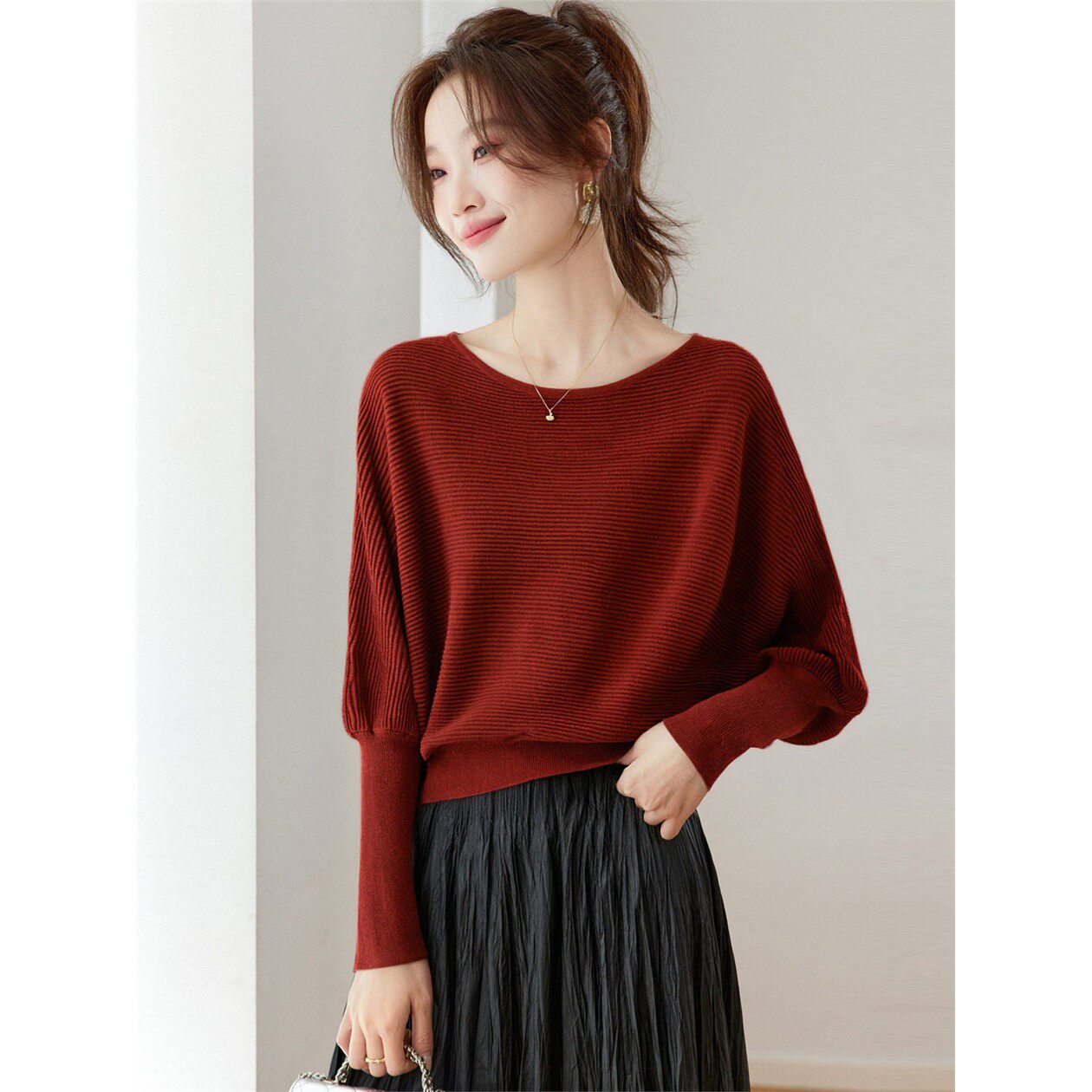 2025秋冬新款一字领蝙蝠袖针织衫女宽松遮肚子毛衣打底衫内搭上衣