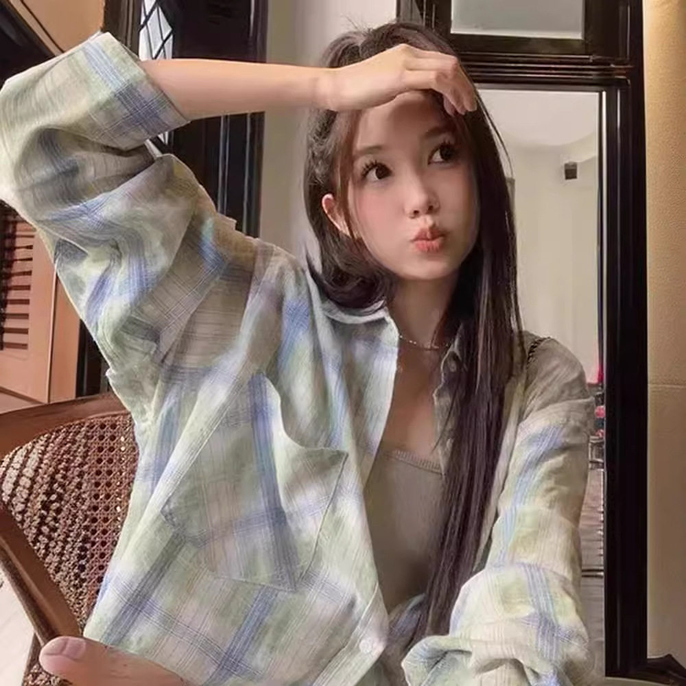 慵懒风绿色格子衬衫女夏薄款2024新款宽松防晒衬衣外套设计感上衣