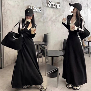 黑色长袖连衣裙子女2023新款早初秋季赫本风高级感小个子打底长裙