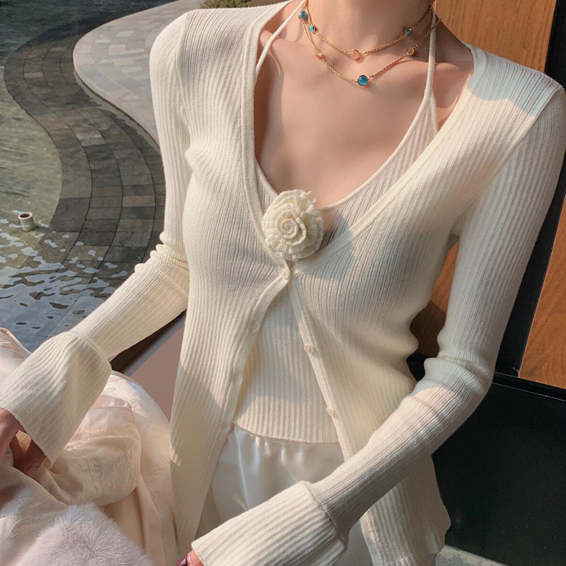纯欲辣妹性感v领上衣女秋冬喇叭袖长袖打底衫挂脖吊带背心两件套