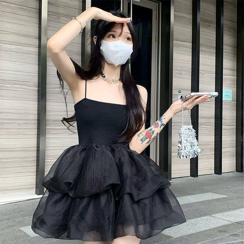 松本丧丧2023春季新款针织高腰弹力显瘦气质褶皱设计感吊带连衣裙