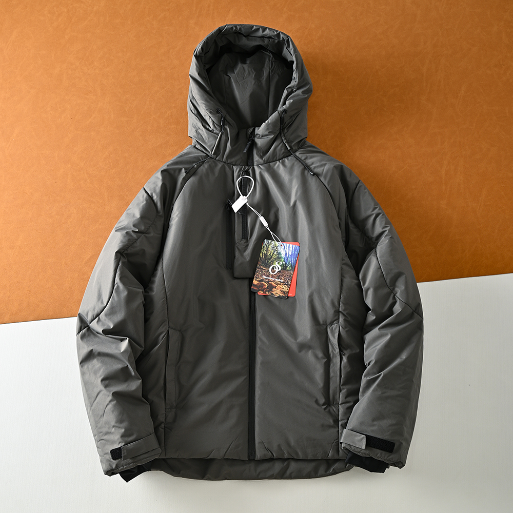 轻量化保暖连帽棉服外套