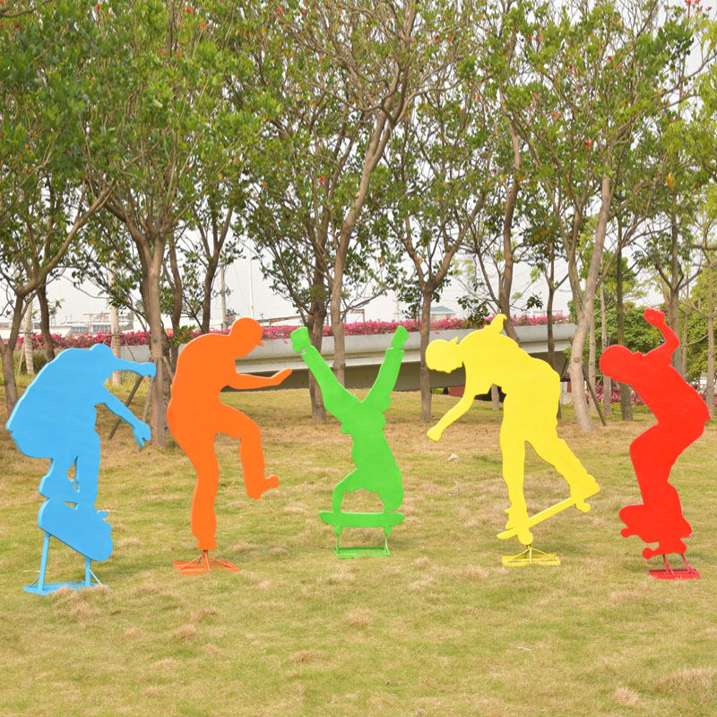 户外园林景观跑步打球运动人物平面剪影玻璃钢雕塑学校楼盘装饰品