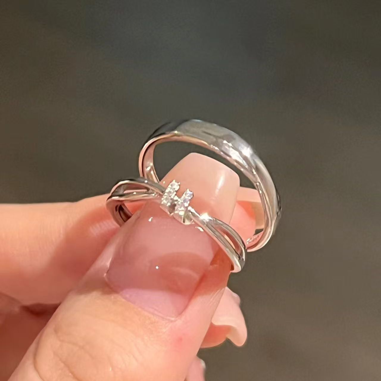 莫比乌斯交织情侣戒指ins轻奢百搭小众可调节对戒学生送女友礼物
