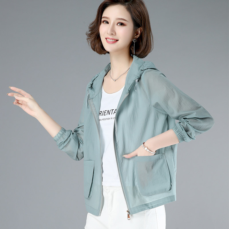 防晒衣女短款宽松2021夏装新款中年女士大码妈妈装薄款防晒服外套
