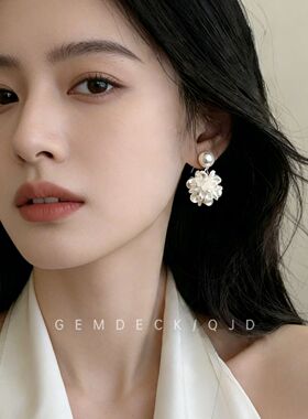 韩系温柔白色绣球花耳环春夏森系超仙精致简约耳钉轻奢高级感耳饰