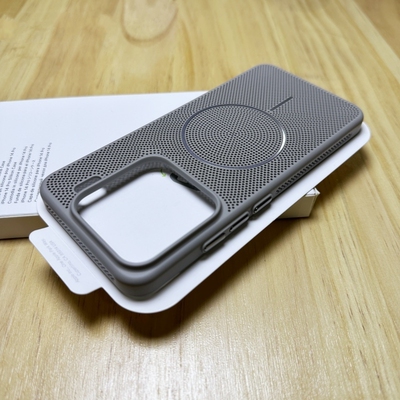 网孔超薄透气散热磁吸手机壳