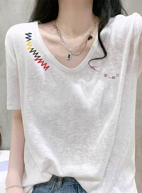 居家外出印花短袖宽松落肩设计印花装饰穿着舒适满足不同场景穿搭