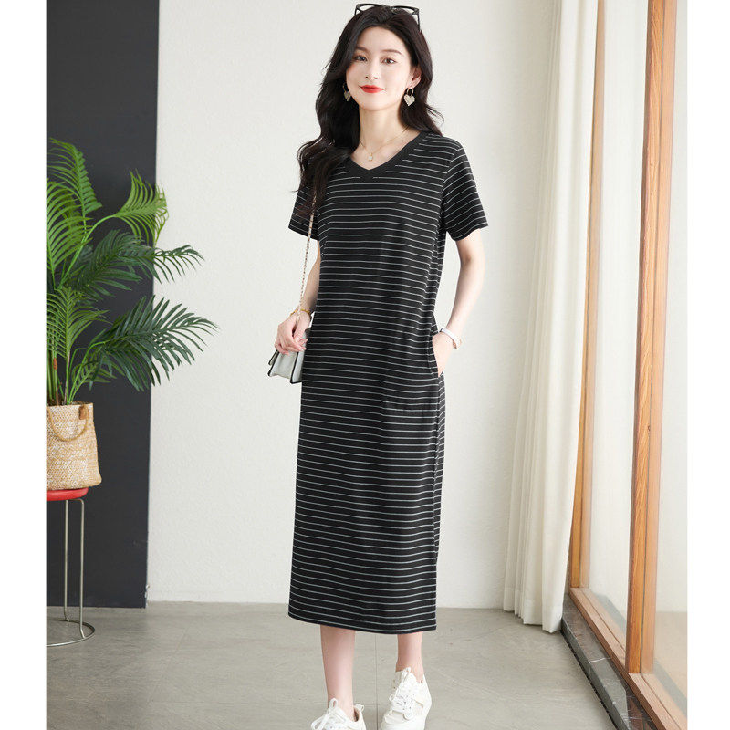 休闲条纹洋装女2026新款