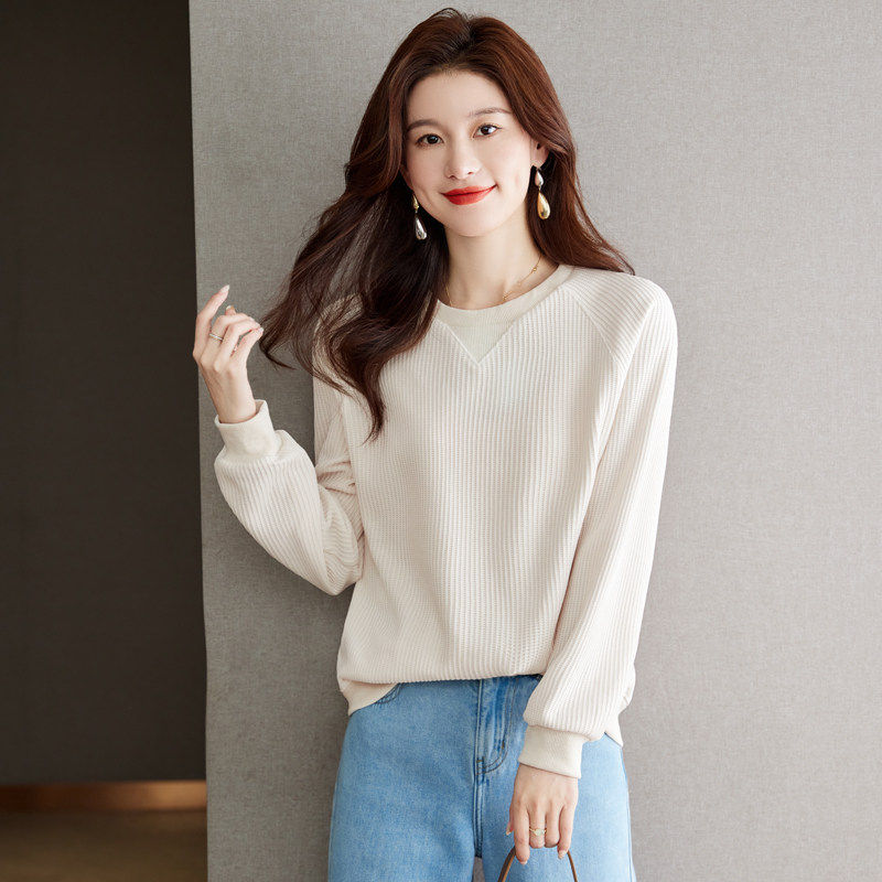 春秋季女2026新款长袖T恤卫衣薄圆领外穿短款休闲上衣爆款打底衫