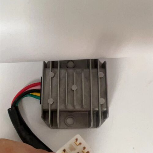 摩托车整流器 12v通用 125五线四线 ZJ125 150 175 200 250充电器