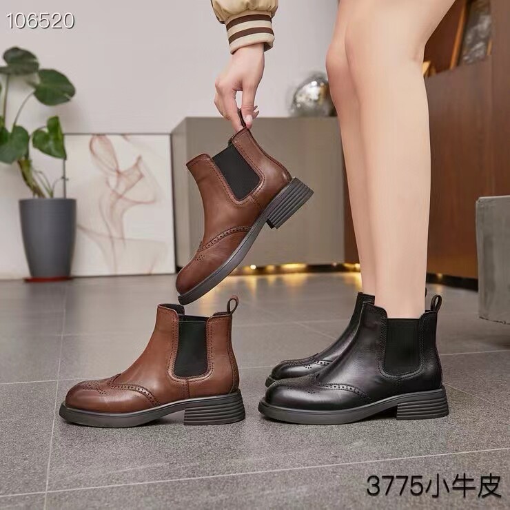 左踏右踏zuotayouta女鞋平底小牛皮女士短筒靴舒适百搭马丁靴烟筒