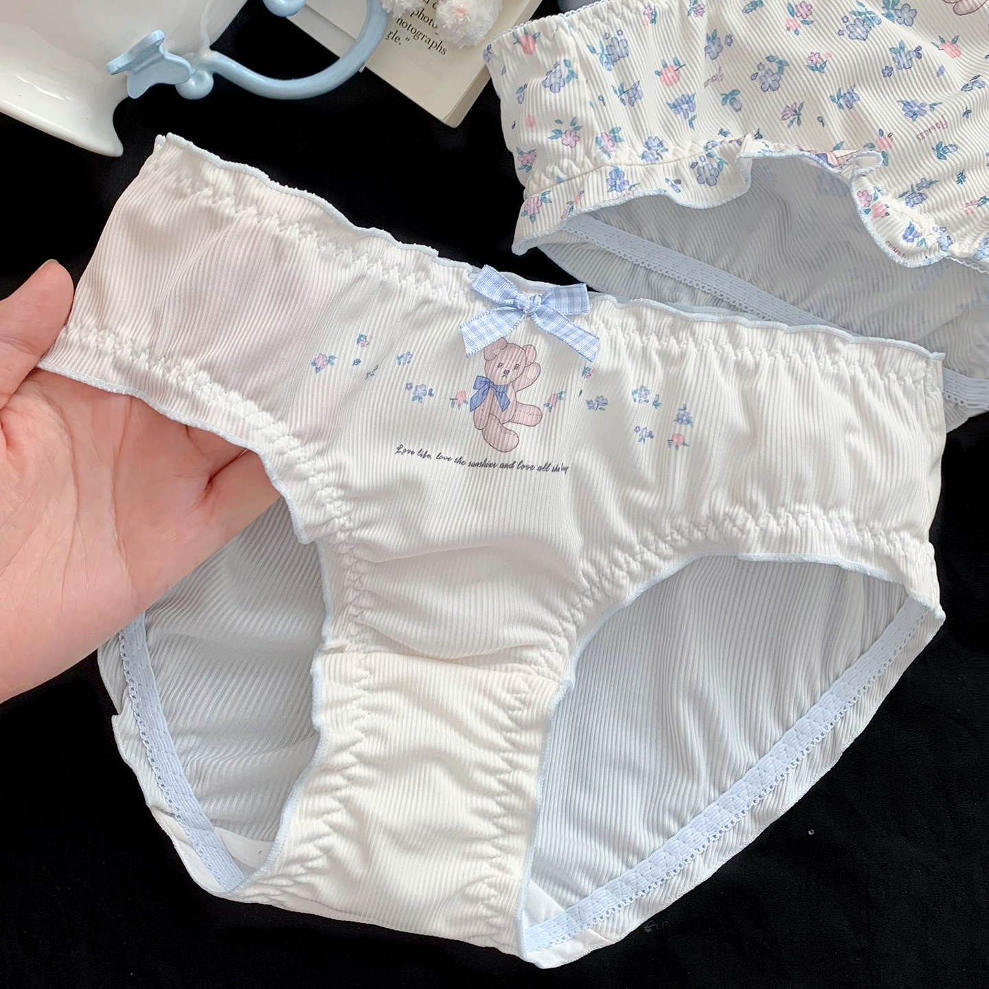 是一款敲甜美的小熊碎花内裤吖~